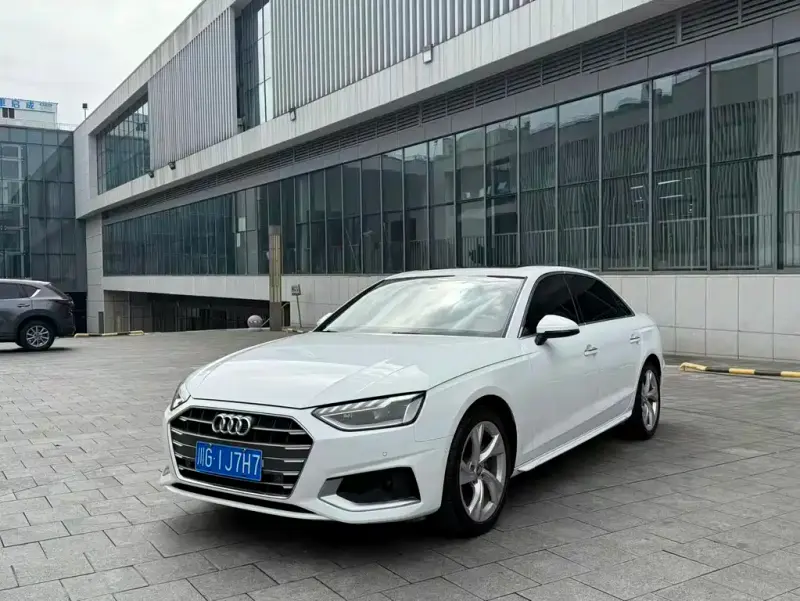 Audi A4L, 2021 — фото 1