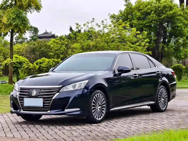 Toyota Crown, 2018