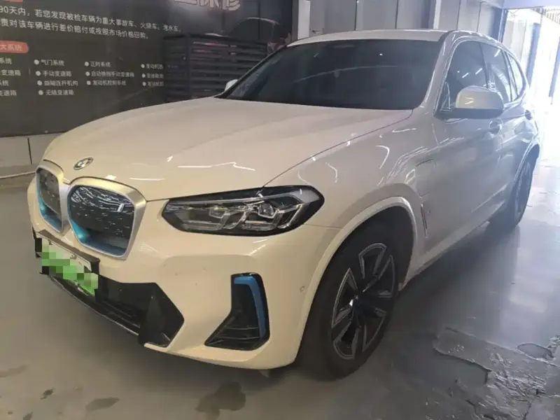 BMW iX3, 2022