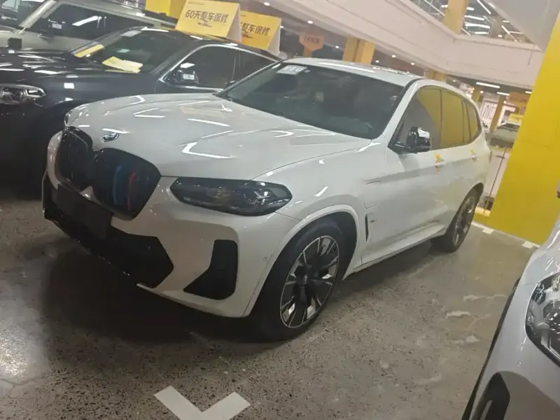 BMW iX3, 2022