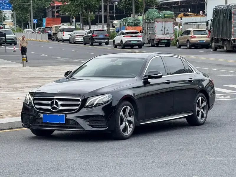 Mercedes-Benz E-Class, 2018 — фото 1