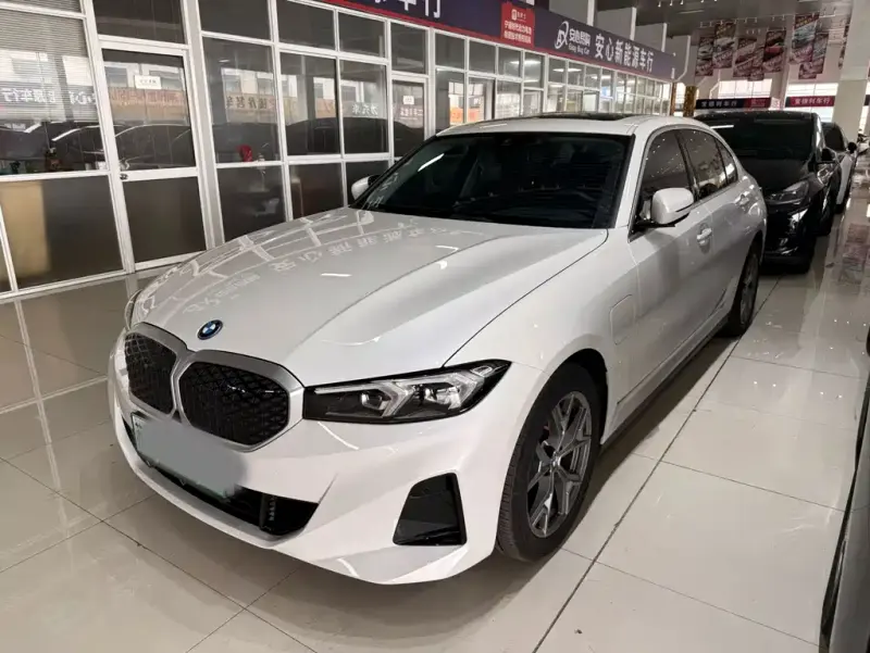 BMW i3, 2025