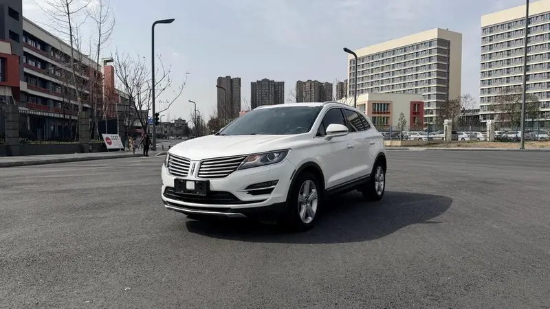 Lincoln MKC, 2017
