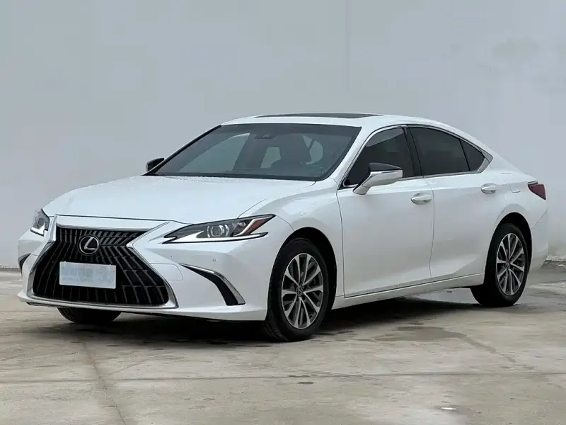 Lexus ES, 2023