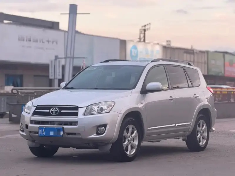 Toyota RAV4, 2009