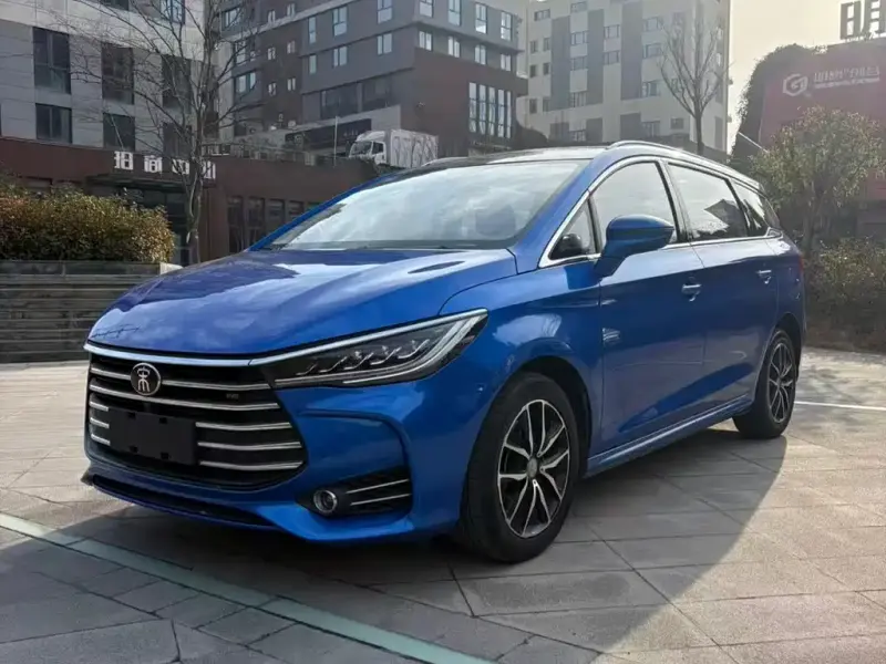 BYD MAX, 2018