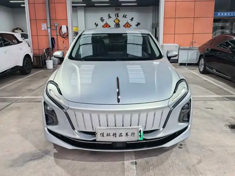 Hongqi E-QM5, 2022