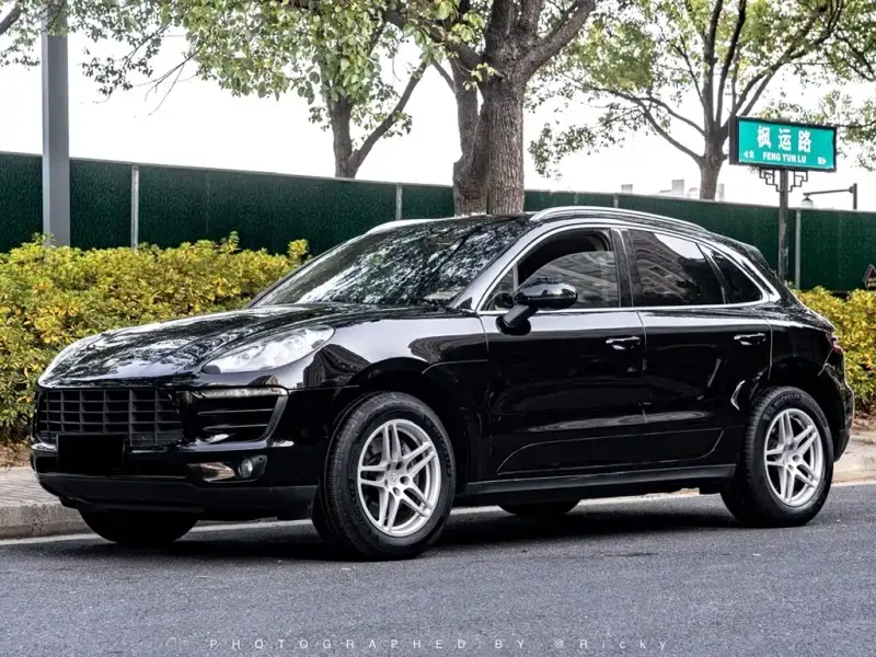 Porsche Macan, 2015
