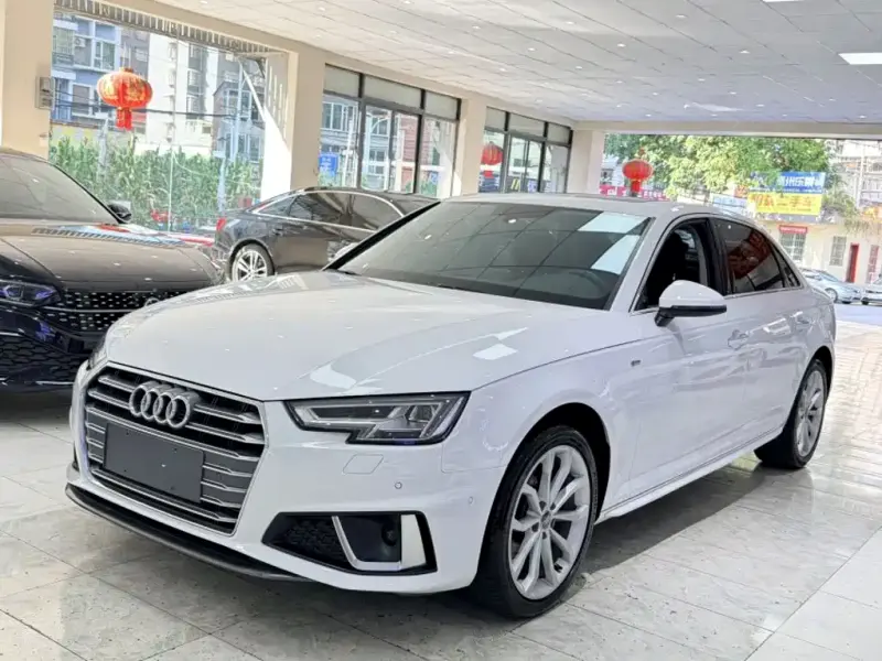 Audi A4L, 2019 — фото 1