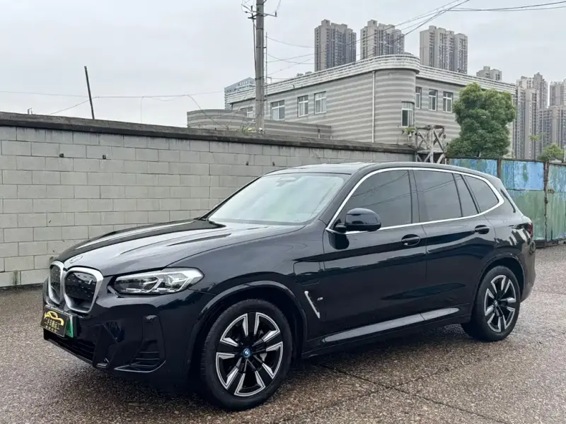 BMW iX3, 2023