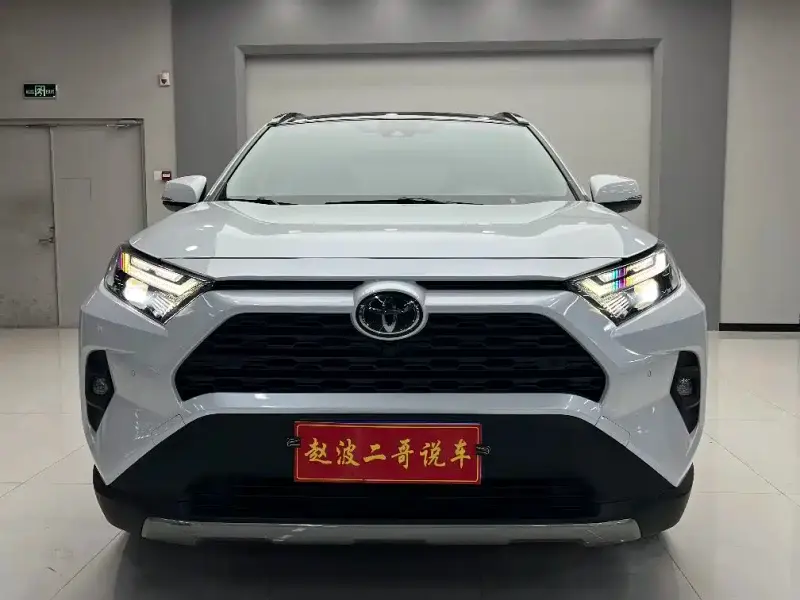 Toyota RAV4, 2023 — фото 1
