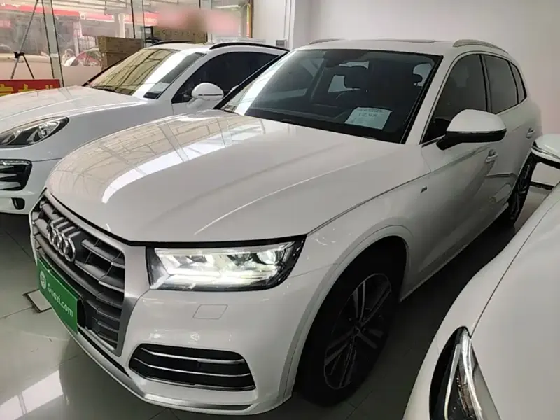 Audi Q5L, 2020