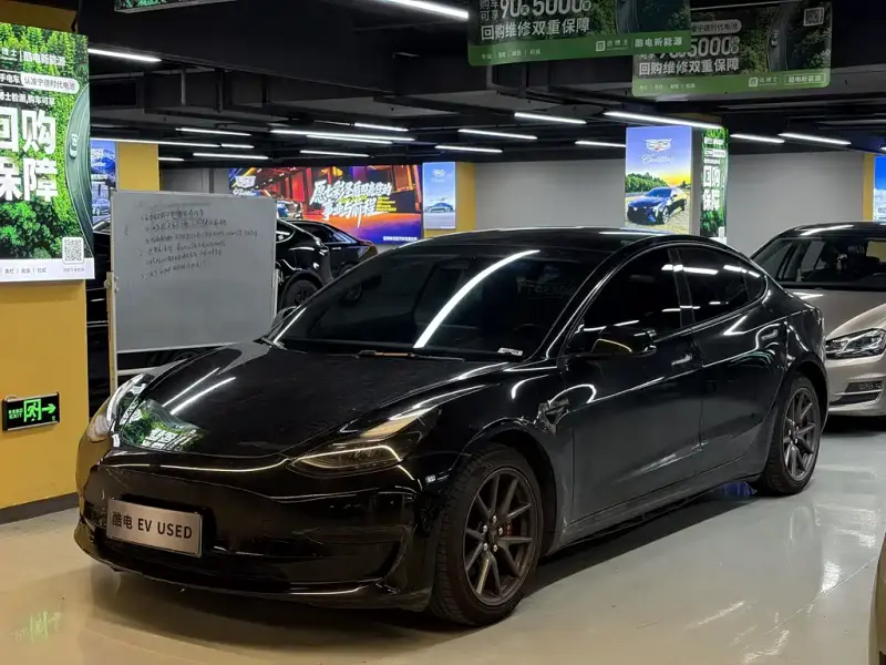Tesla Model 3, 2022