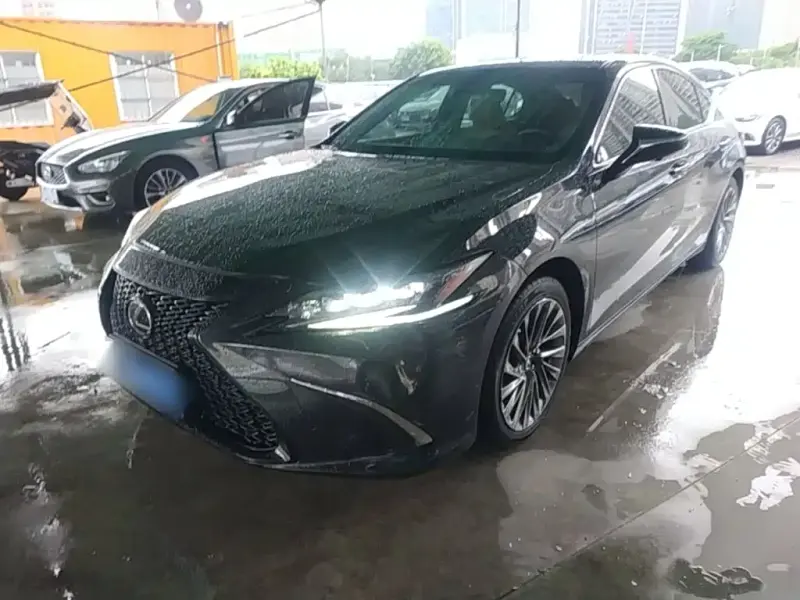 Lexus ES, 2021