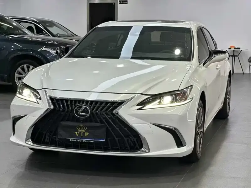 Lexus ES, 2024