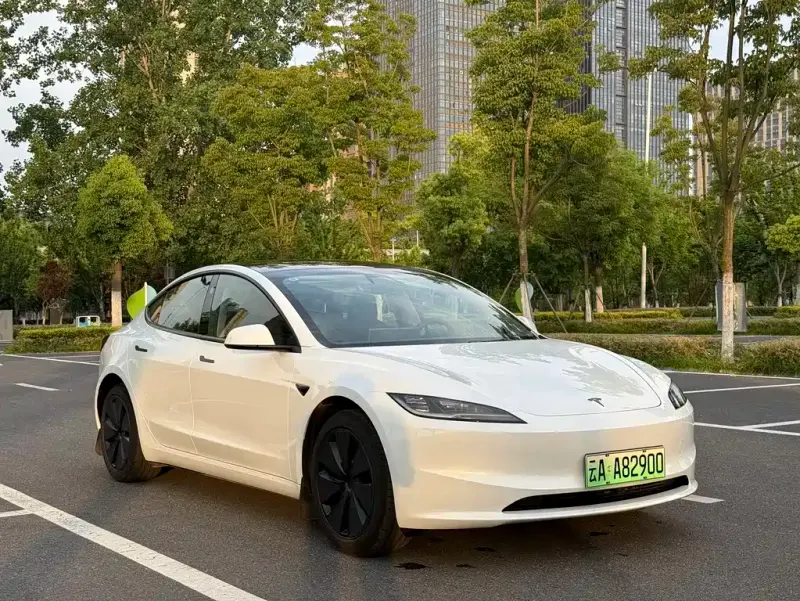 Tesla Model 3, 2025