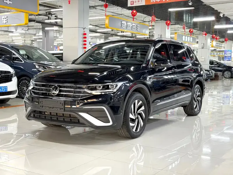 Volkswagen Tiguan L, 2022 — фото 1