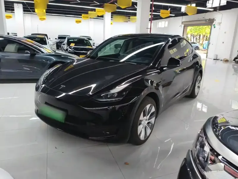 Tesla Model Y, 2023