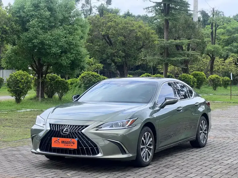 Lexus ES, 2024