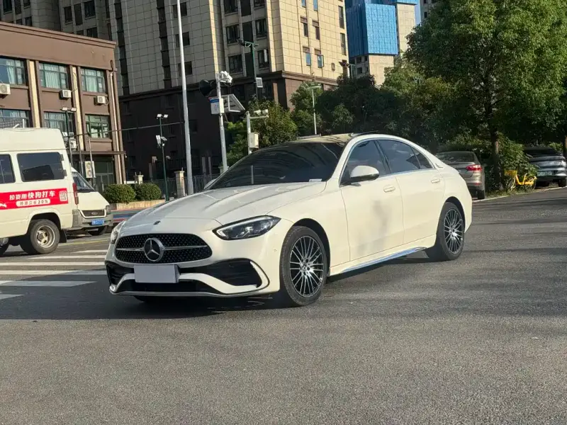 Mercedes-Benz C-Class, 2024