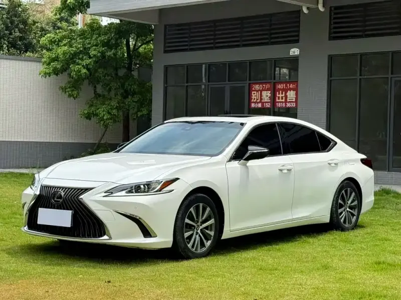 Lexus ES, 2021