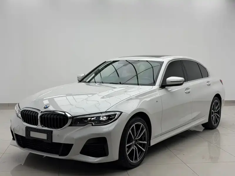 BMW 3 Series, 2022