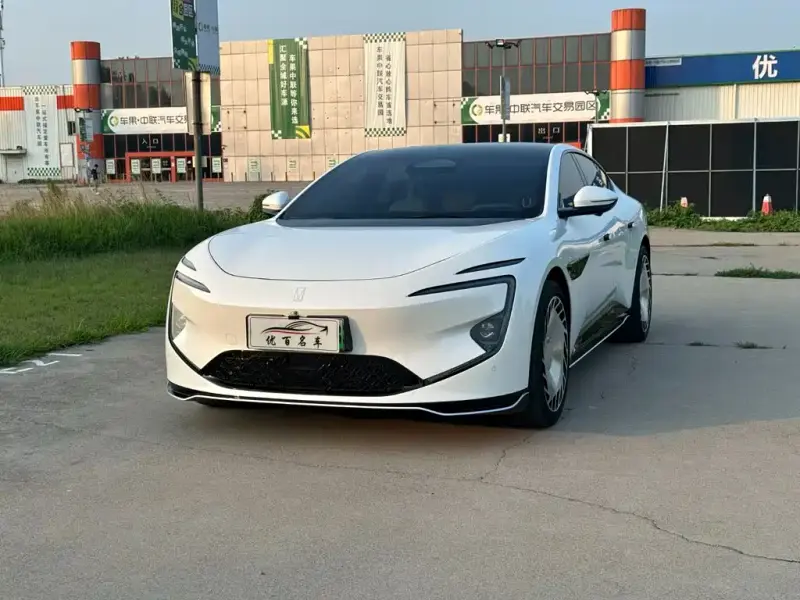 Avatr 12, 2025