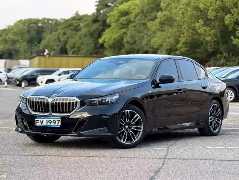BMW 5 Series (Import), 2025 — фото 1