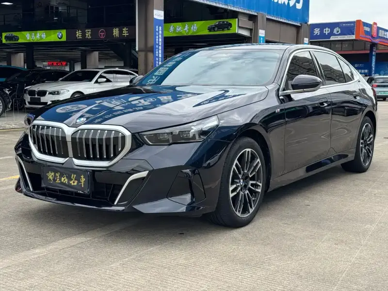 BMW 5 Series, 2025