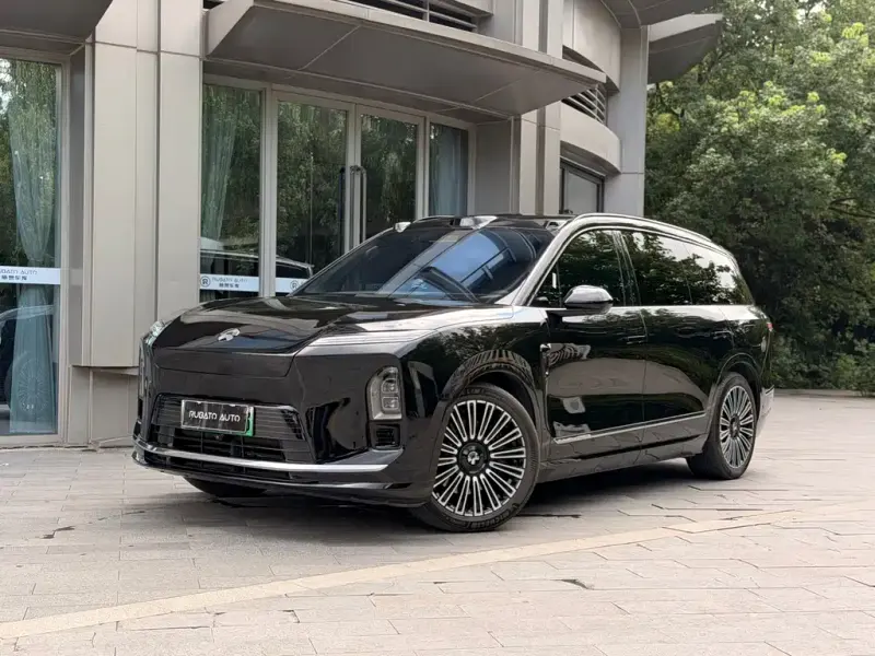 NIO ES8, 2025