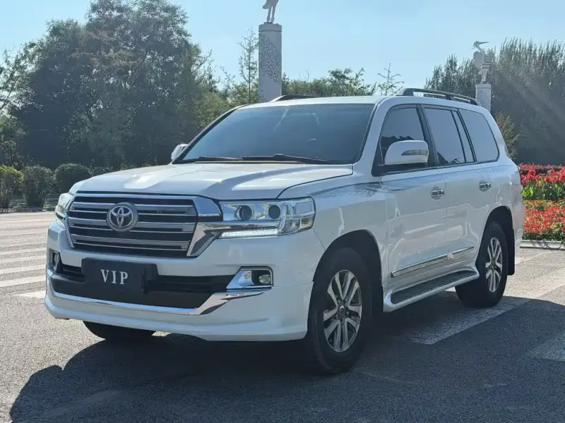 Toyota Land Cruiser, 2013 — фото 1