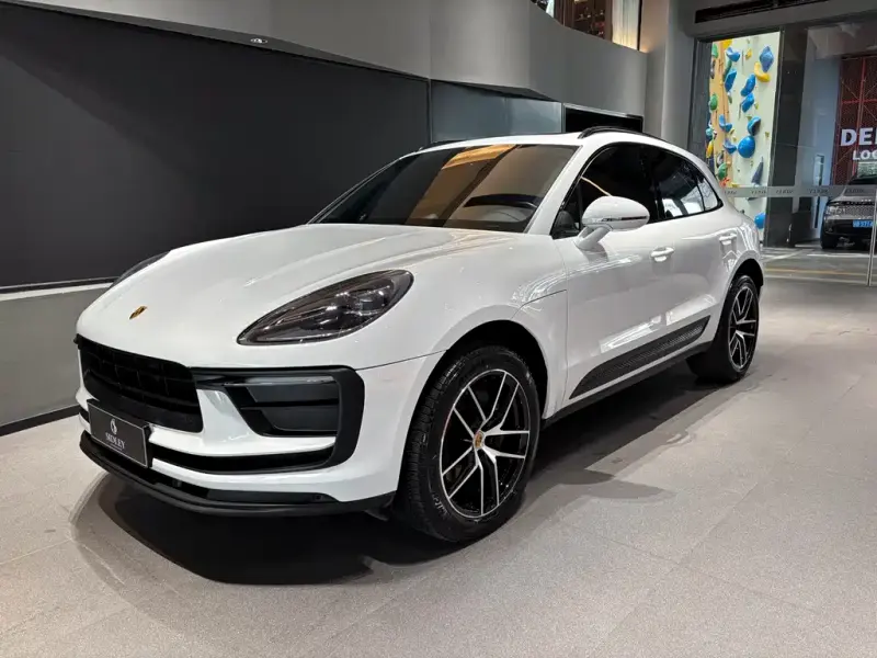 Porsche Macan, 2022 — фото 1