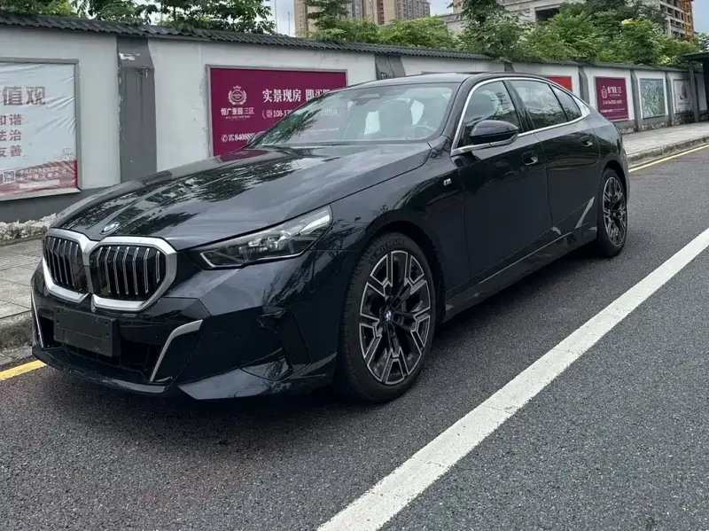 BMW 5 Series, 2025