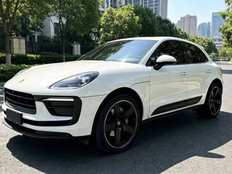 Porsche Macan, 2023 — фото 1