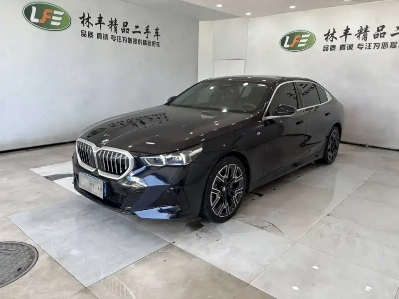 BMW 5 Series, 2025