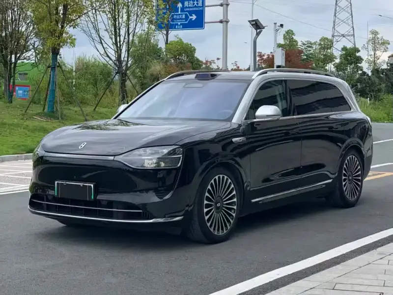 AITO M9, 2025