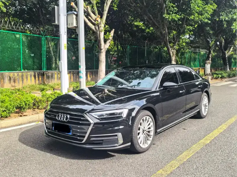 Audi A8, 2022