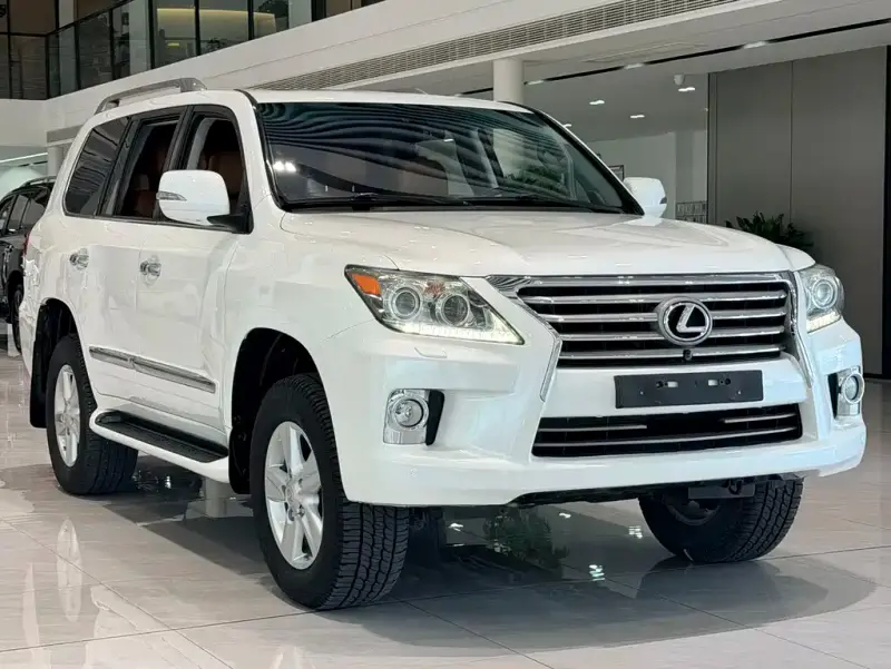 Lexus LX, 2013