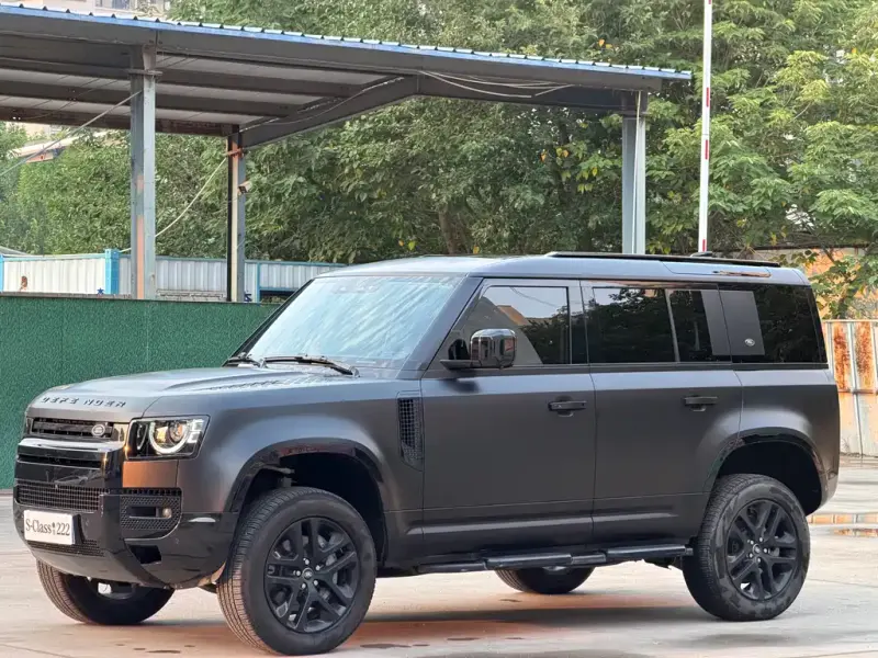 Land Rover Defender, 2023