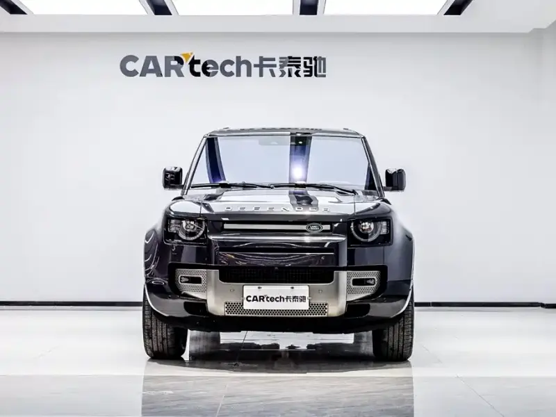 Land Rover Defender, 2024