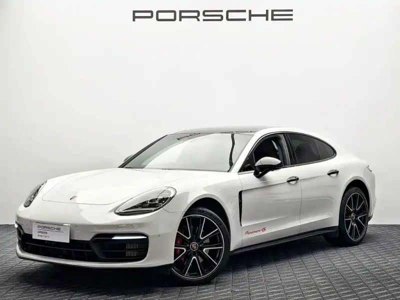 Porsche Panamera, 2022