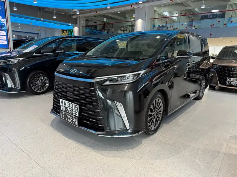 Lexus LM, 2026