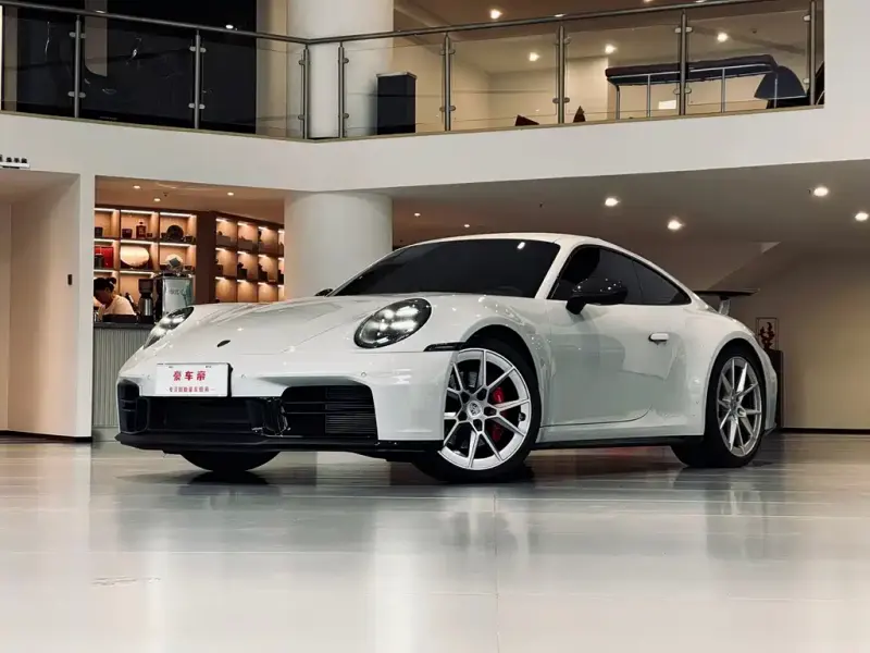 Porsche 911, 2025