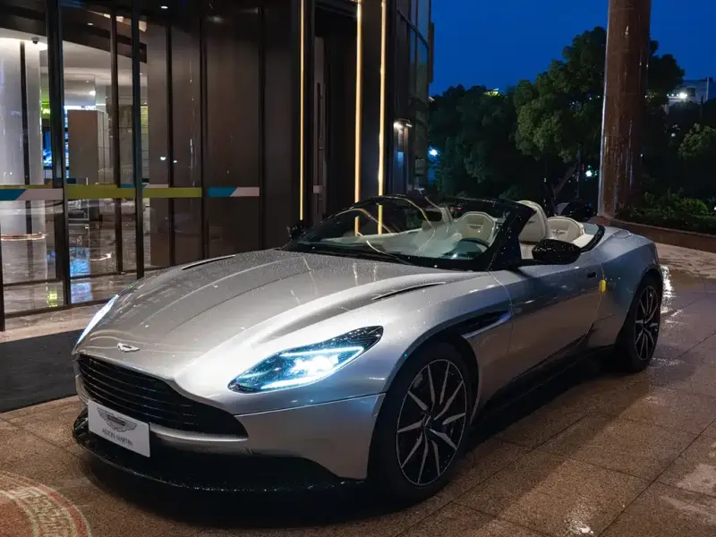 Aston Martin DB11, 2023