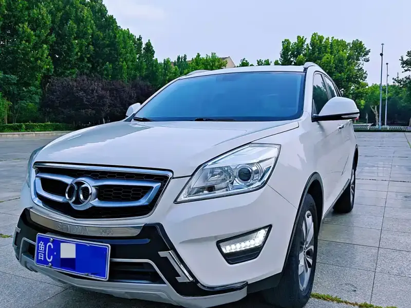 BAIC Senova X65, 2015 — фото 1