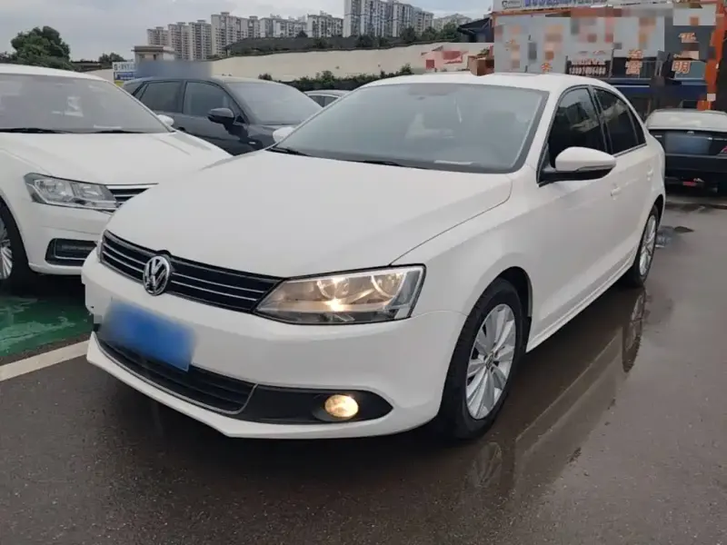 Volkswagen Sagitar, 2015