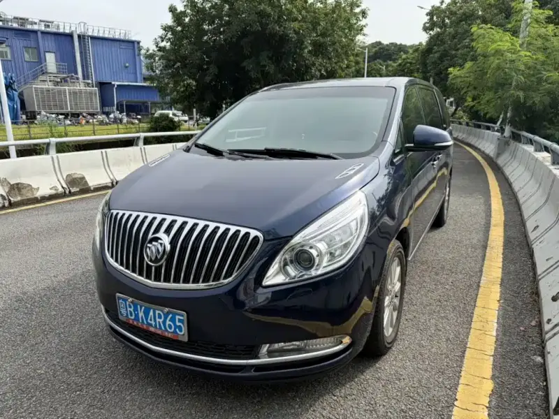 Buick GL8, 2011