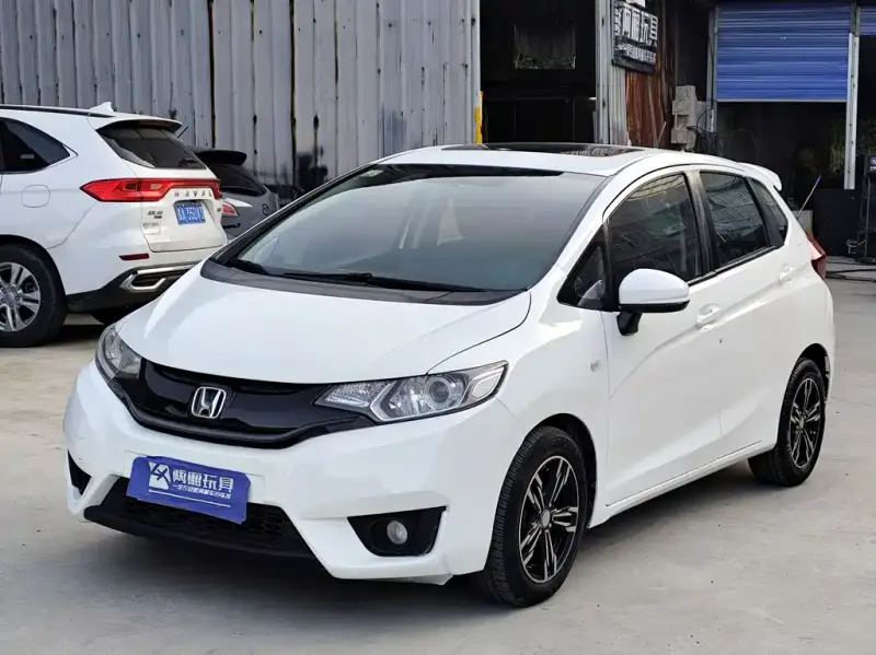 Honda Fit, 2017 — фото 1