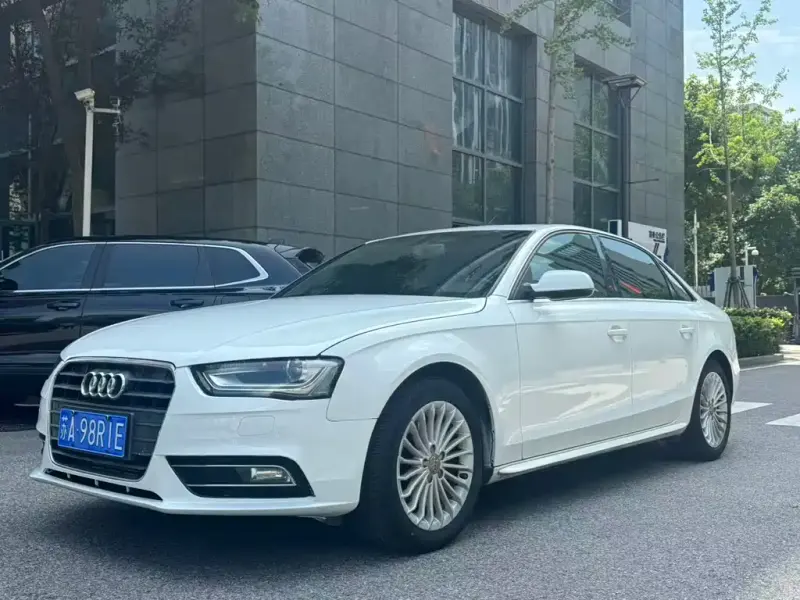 Audi A4L, 2012 — фото 1