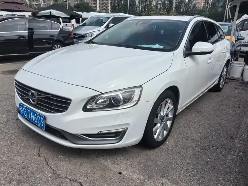 Volvo V60, 2015